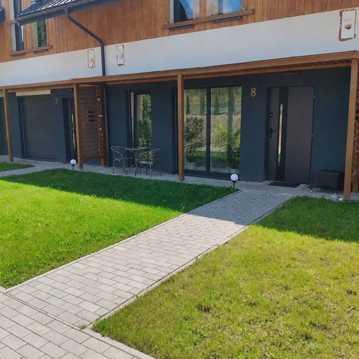 Ogród wokół apartamentu